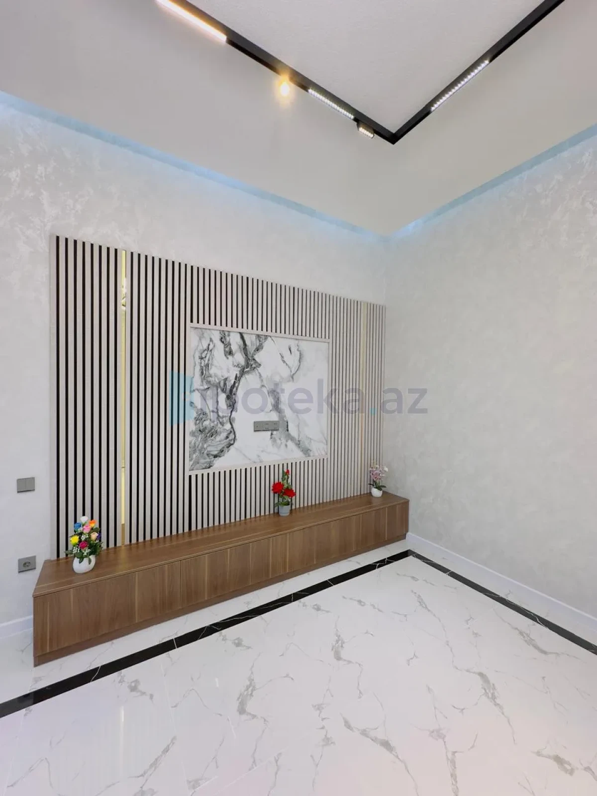 Satılır 4 otaqlı mənzil 186 m²