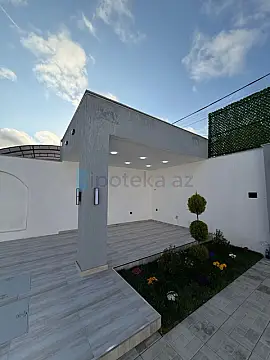 Satılır 4 otaqlı mənzil 140 m²