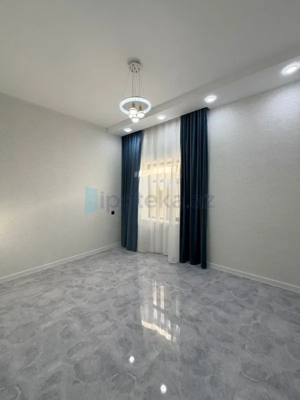 Satılır 4 otaqlı mənzil 140 m²