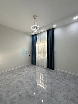 Satılır 4 otaqlı mənzil 140 m²