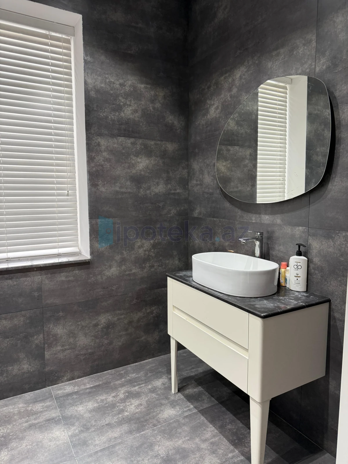 Satılır 5 otaqlı həyət evi 142 m²