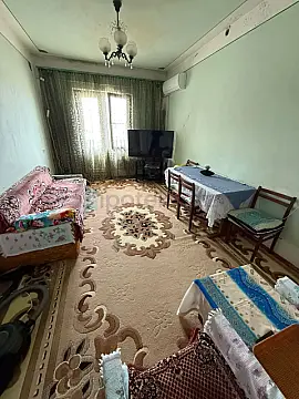 Satılır 4 otaqlı köhnə tikili 110 m²