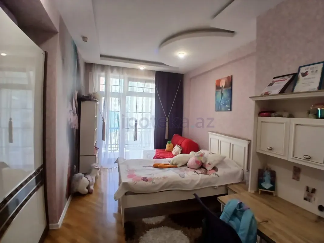 Satılır 4 otaqlı yeni tikili 188 m²