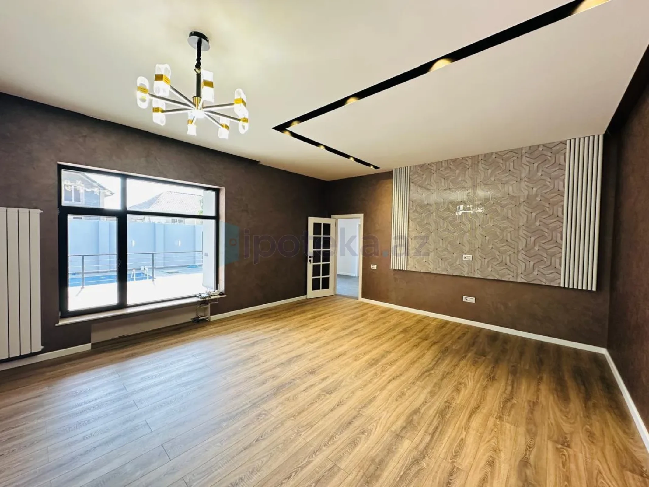 Satılır 4 otaqlı mənzil 165 m²