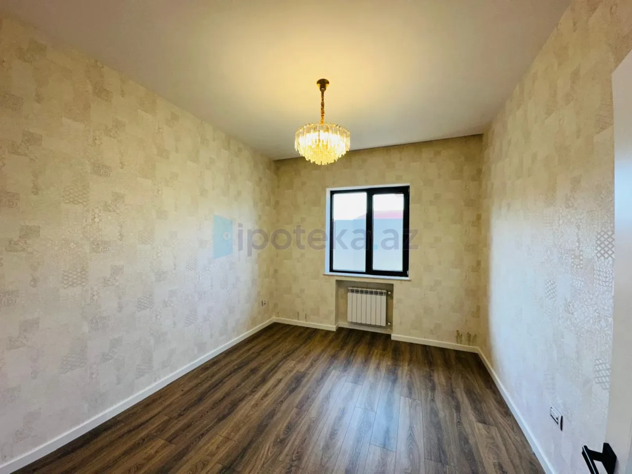 Satılır 4 otaqlı mənzil 165 m²