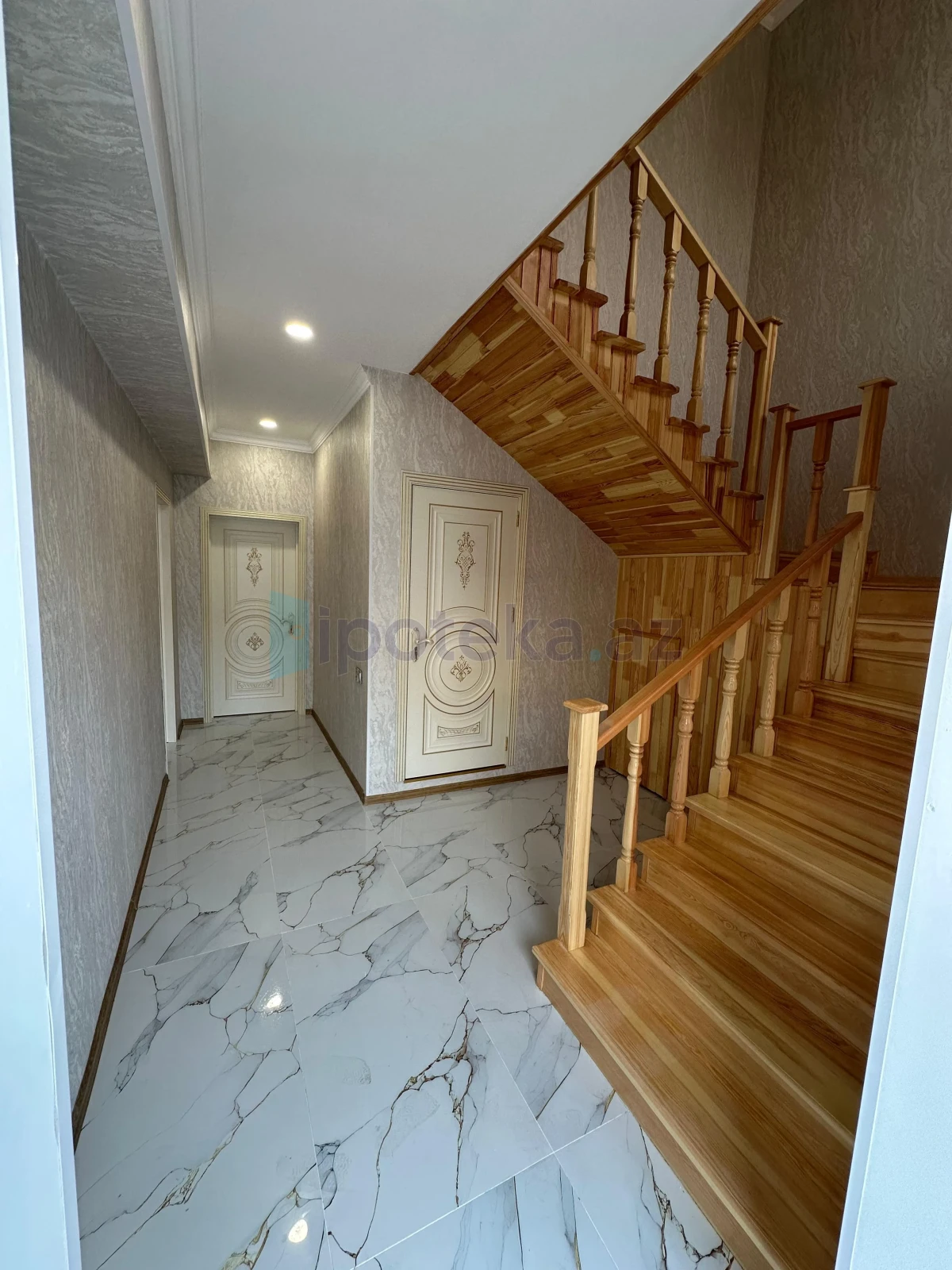 Satılır 5 otaqlı mənzil 157 m²