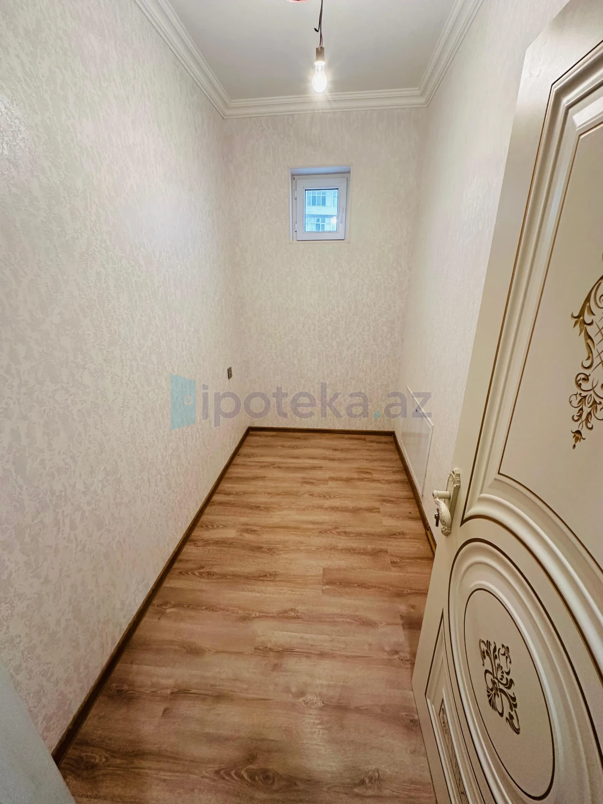 Satılır 5 otaqlı mənzil 157 m²