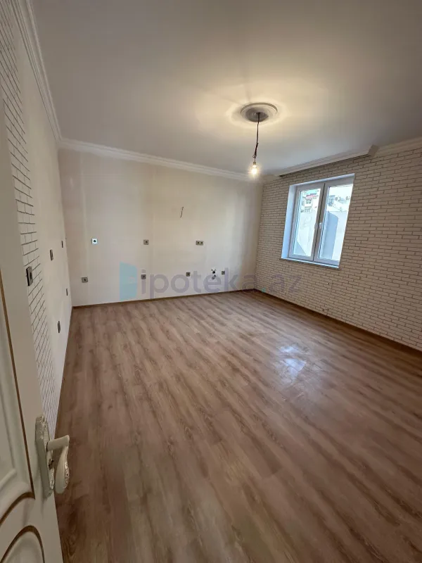 Satılır 5 otaqlı mənzil 157 m²