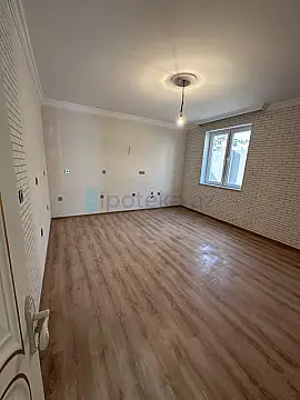 Satılır 5 otaqlı mənzil 157 m²