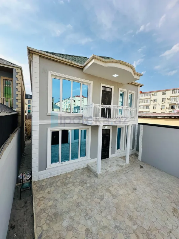 Satılır 5 otaqlı mənzil 157 m²