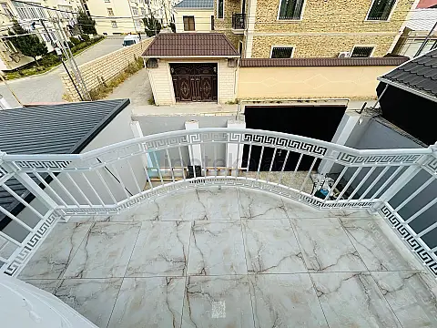 Satılır 5 otaqlı mənzil 157 m²