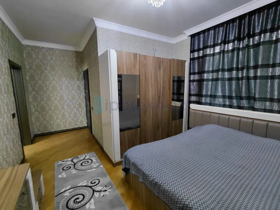 Satılır 6 otaqlı həyət evi 300 m²