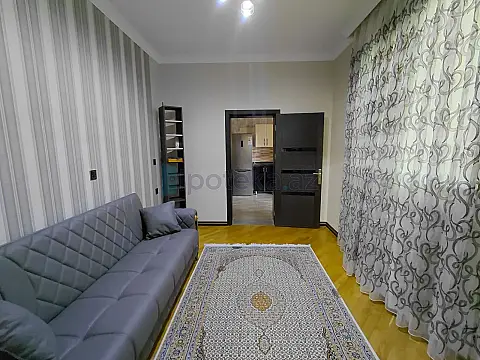 Satılır 6 otaqlı həyət evi 300 m²