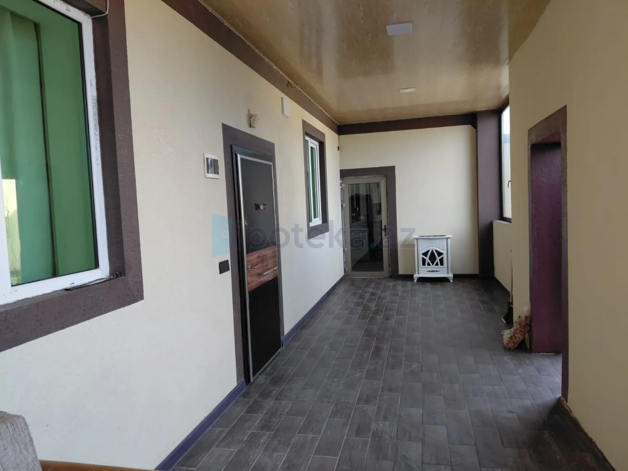 Satılır 6 otaqlı həyət evi 300 m²