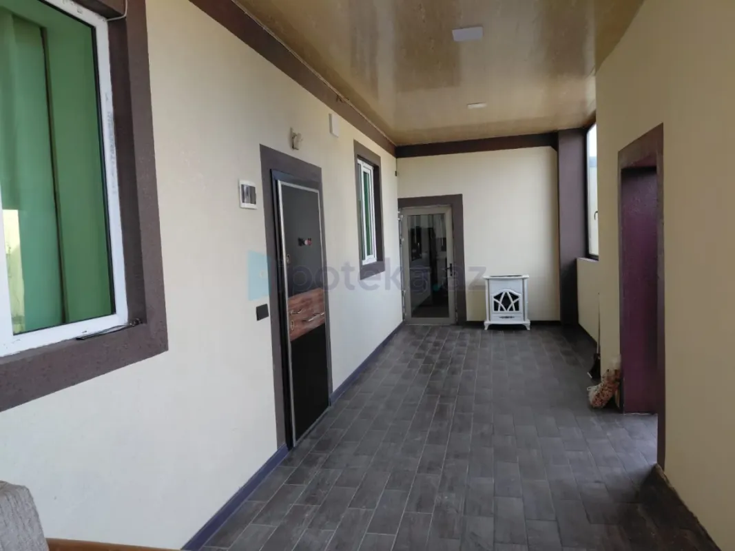 Satılır 6 otaqlı həyət evi 300 m²