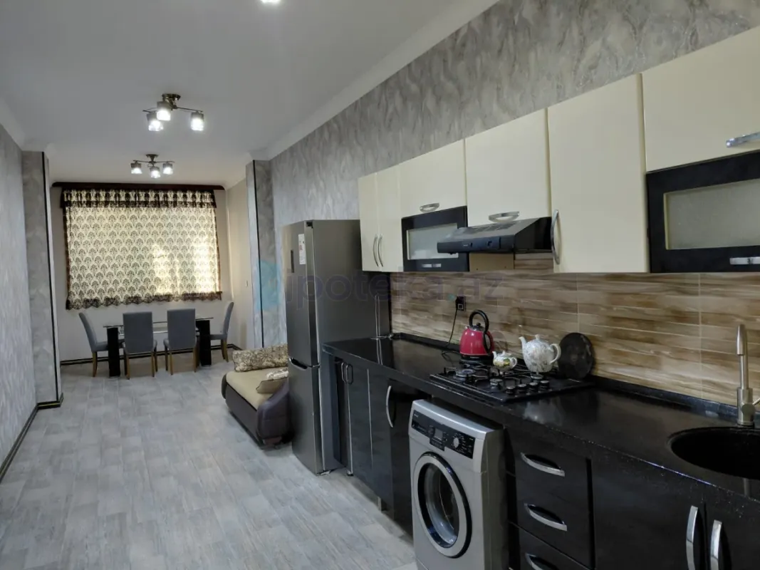 Satılır 6 otaqlı həyət evi 300 m²