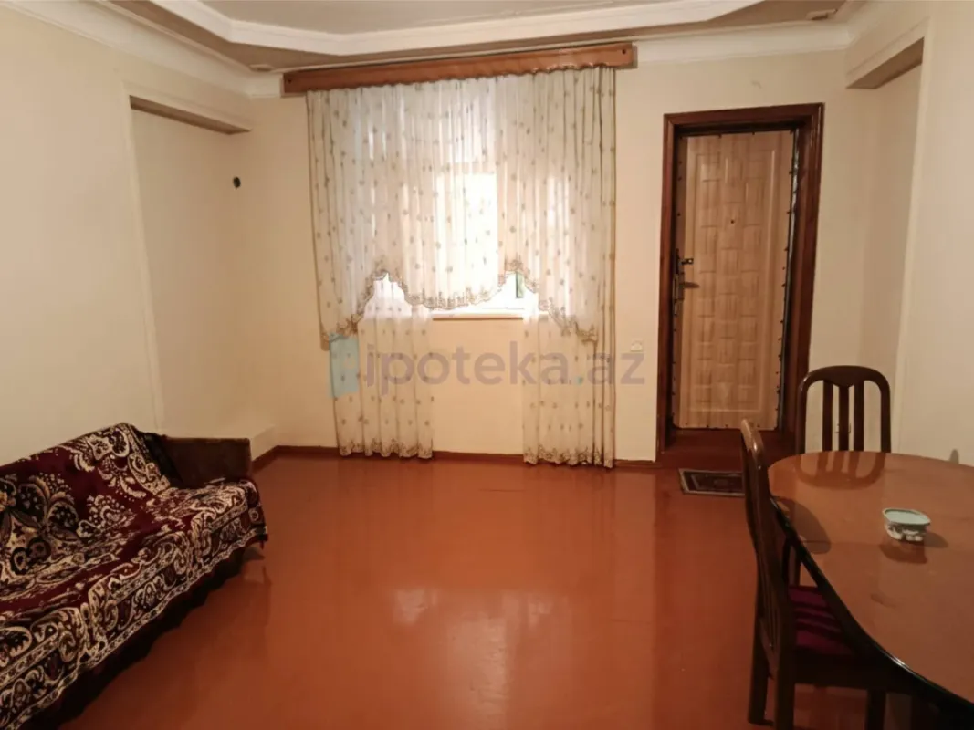 Satılır 2 otaqlı köhnə tikili 66 m²