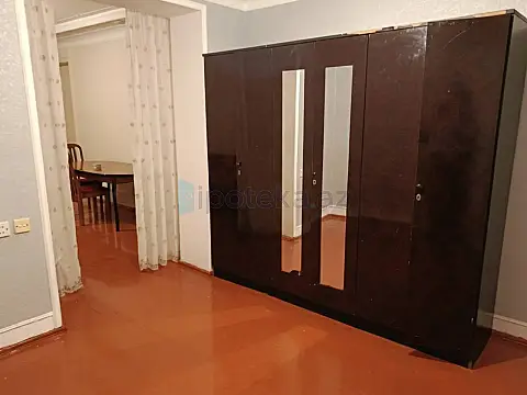 Satılır 2 otaqlı köhnə tikili 66 m²