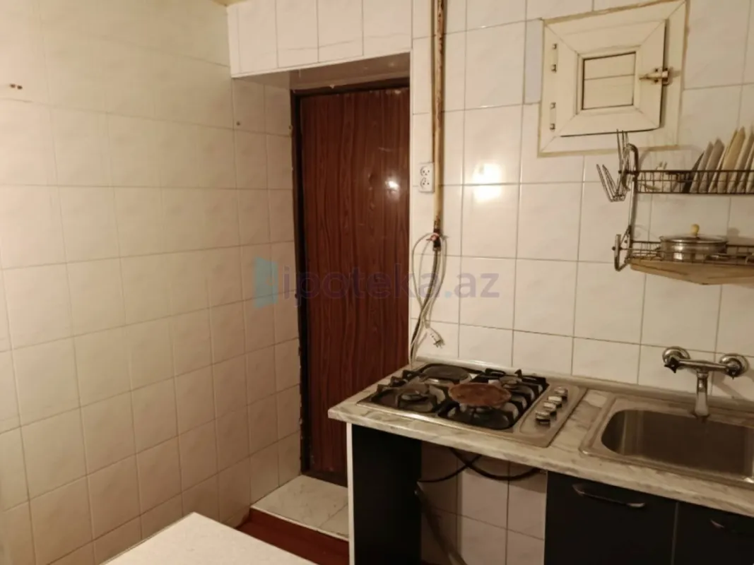 Satılır 2 otaqlı köhnə tikili 66 m²