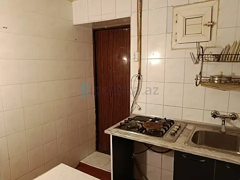 Satılır 2 otaqlı köhnə tikili 66 m²