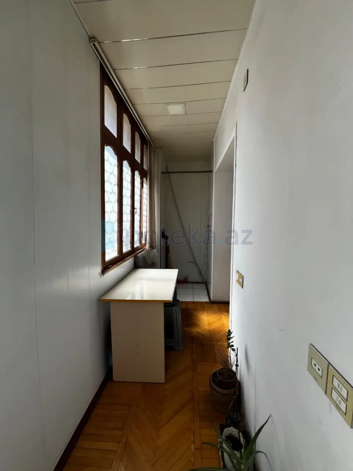 Satılır 4 otaqlı köhnə tikili 130 m²