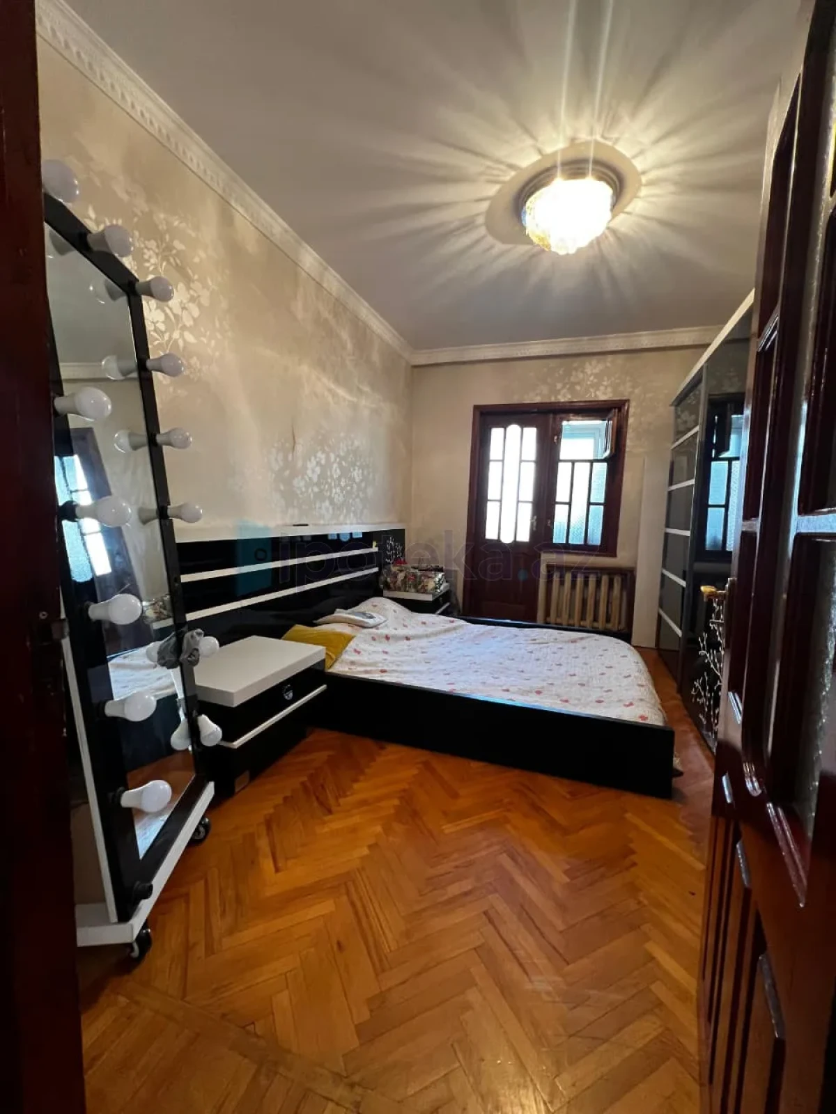 Satılır 4 otaqlı köhnə tikili 130 m²