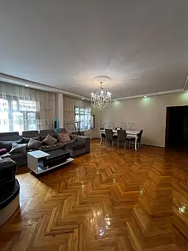 Satılır 4 otaqlı köhnə tikili 130 m² — Bakı, Yeni Yasamal 4 otaq 130.00 m²