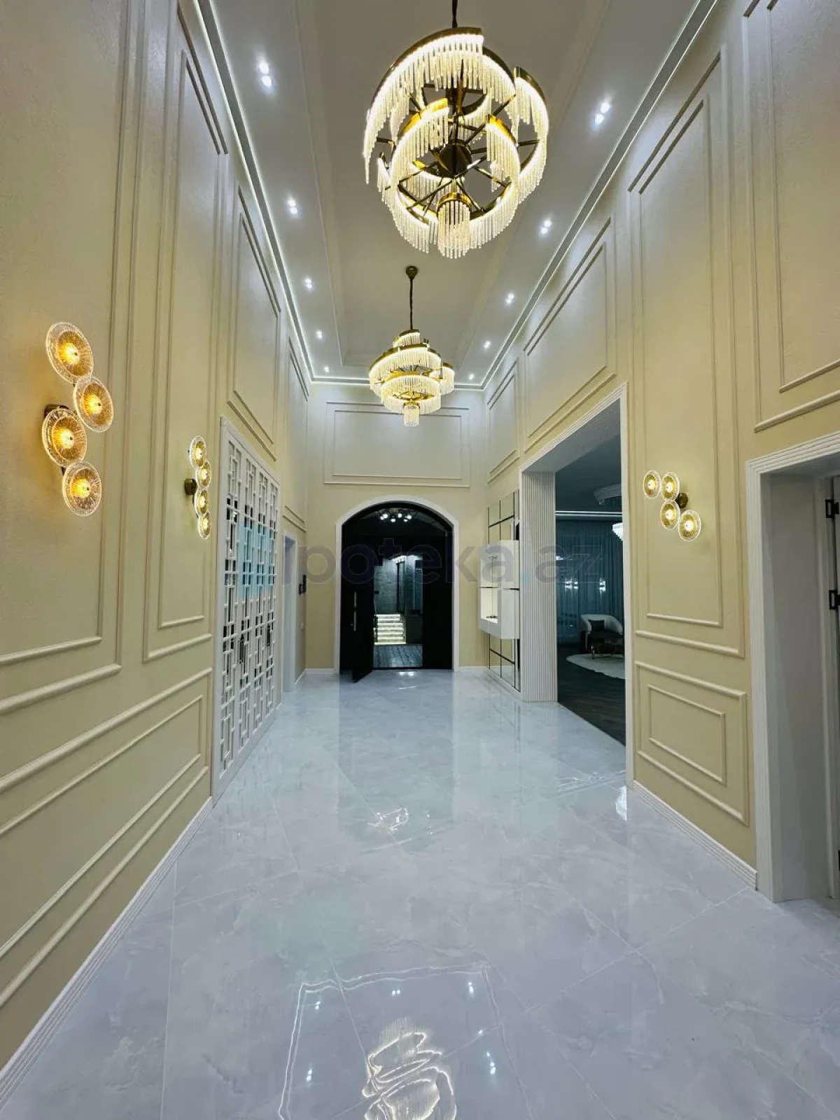 Satılır 5 otaqlı mənzil 230 m²