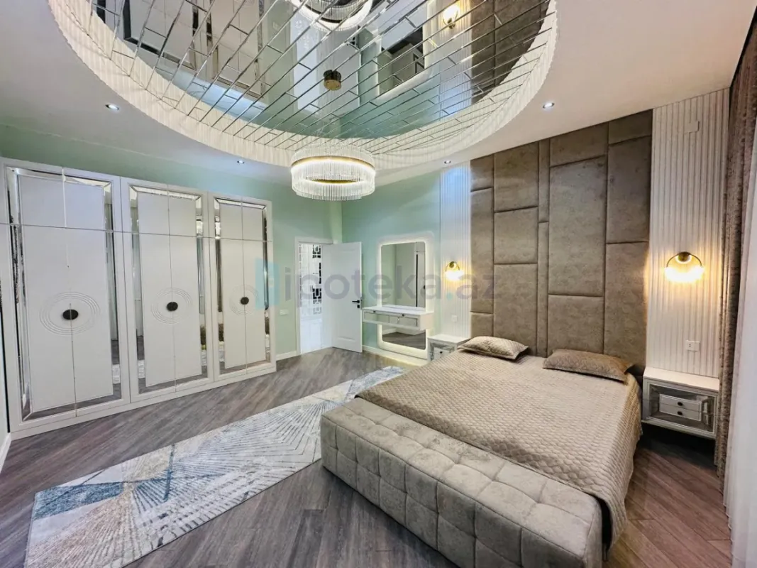 Satılır 5 otaqlı mənzil 230 m²