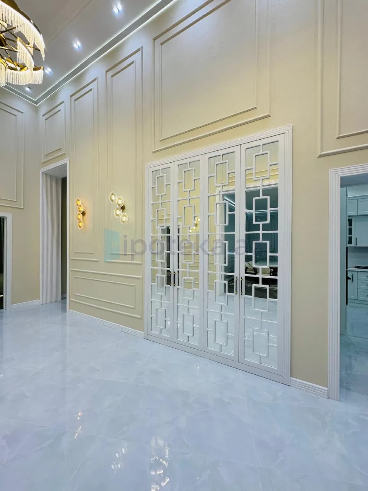 Satılır 5 otaqlı mənzil 230 m²