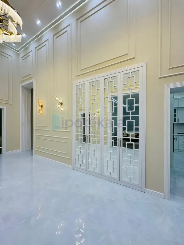 Satılır 5 otaqlı mənzil 230 m²