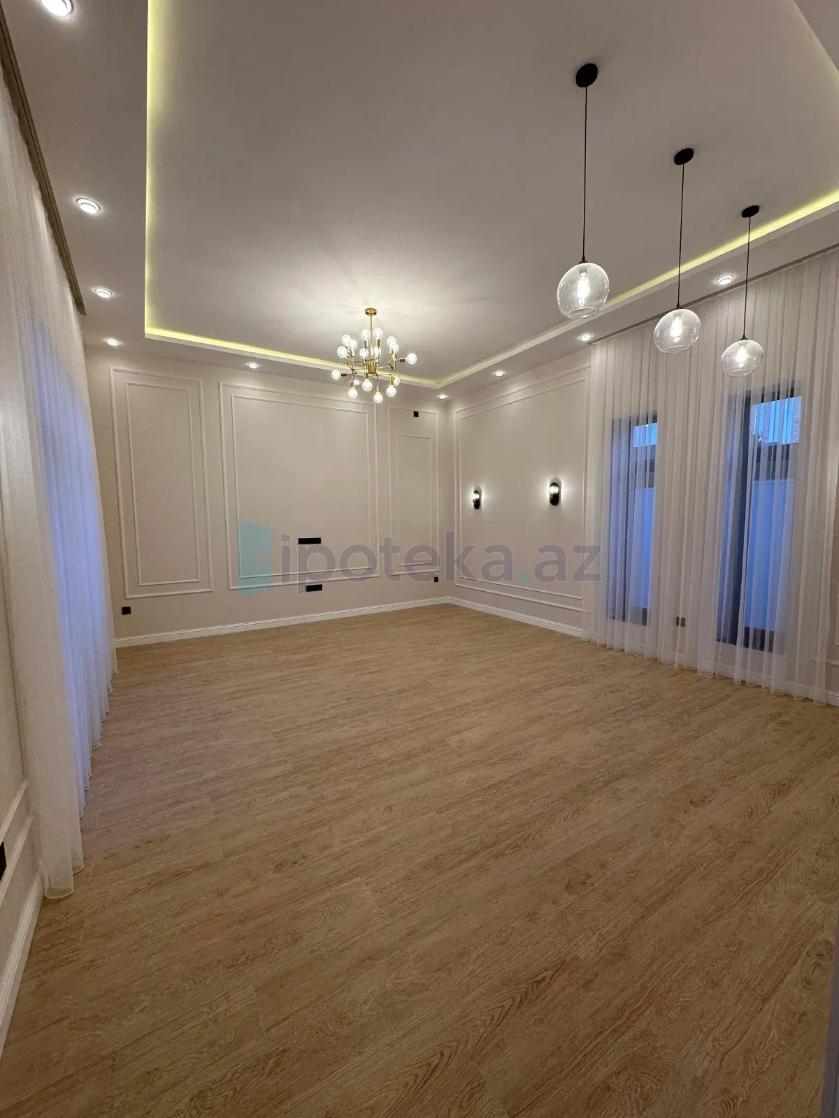 Satılır 4 otaqlı mənzil 175 m²