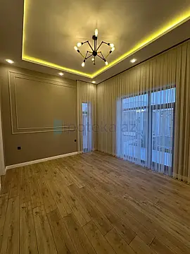 Satılır 4 otaqlı mənzil 175 m²