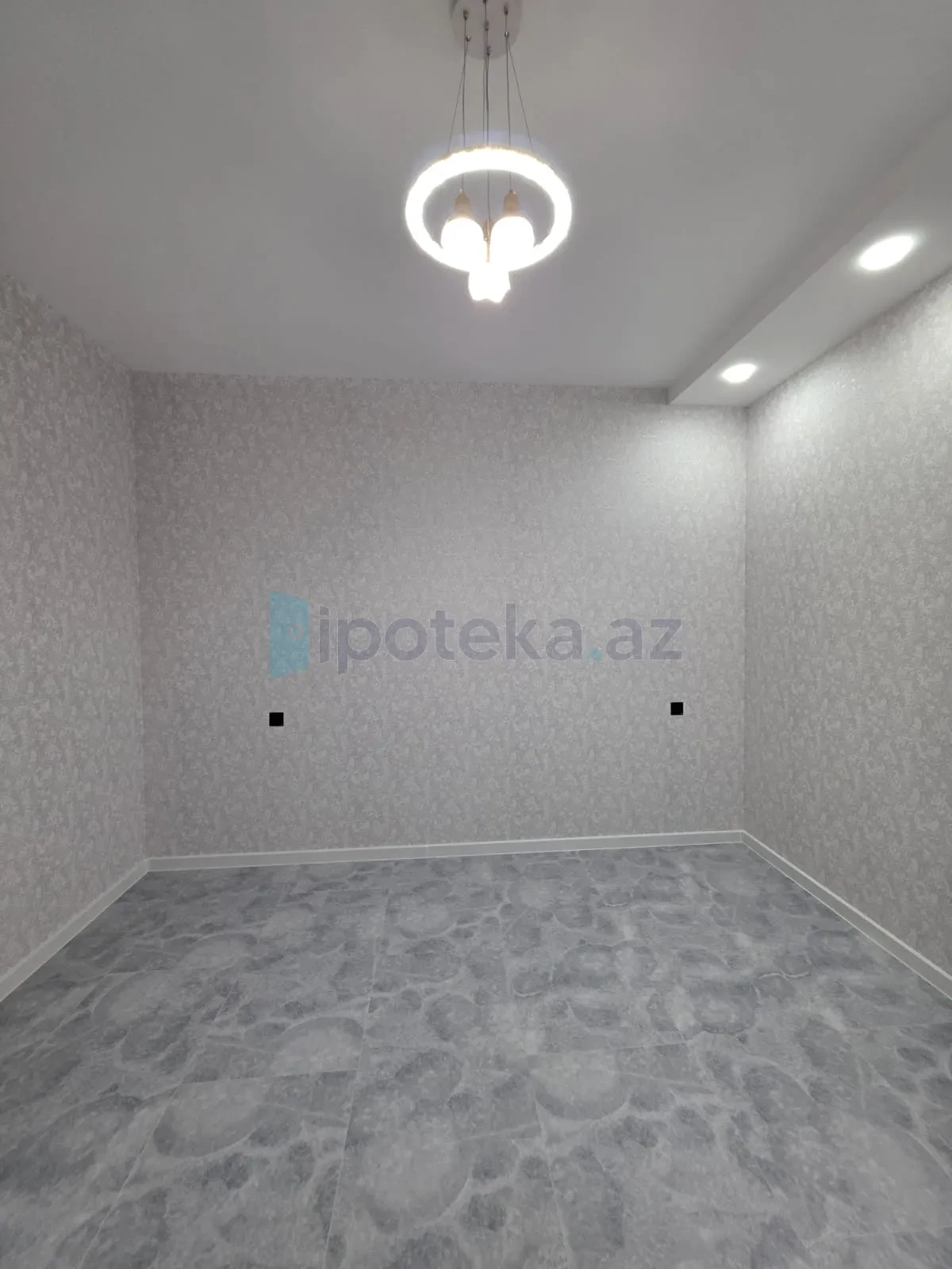 Satılır 4 otaqlı mənzil 150 m²