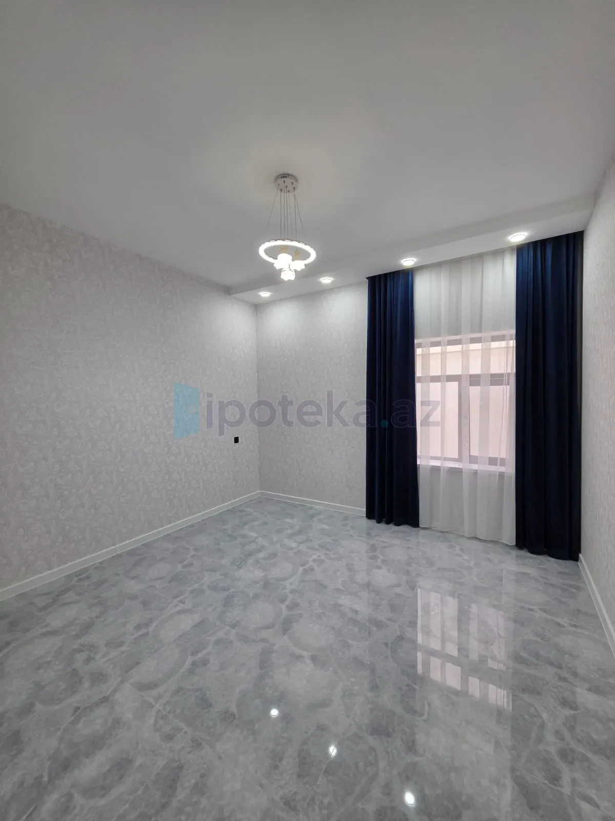 Satılır 4 otaqlı mənzil 150 m²