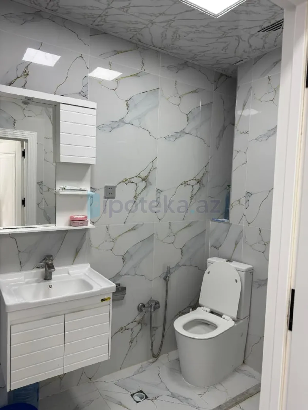 Satılır 2 otaqlı yeni tikili 53 m²