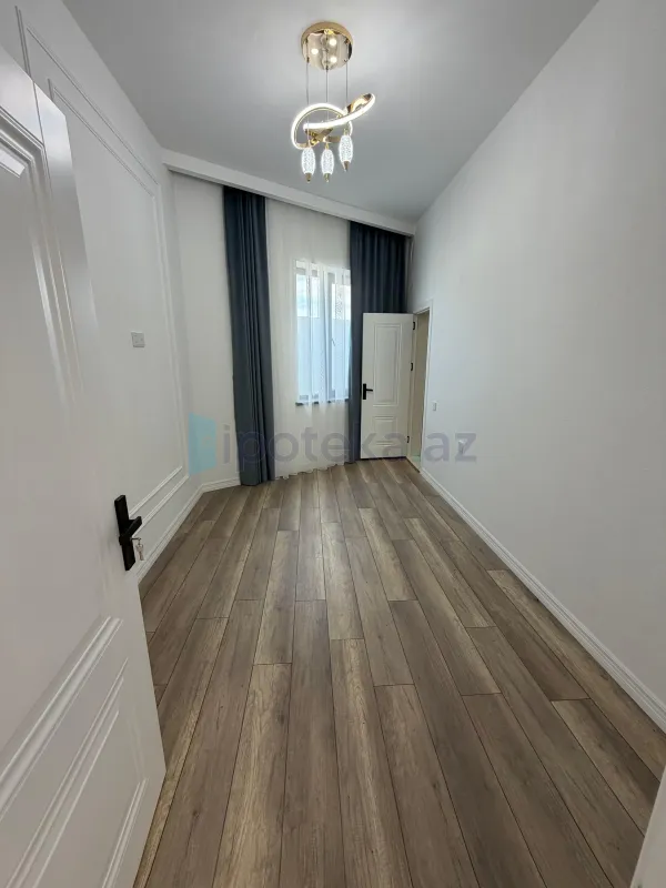 Satılır 4 otaqlı mənzil 150 m²