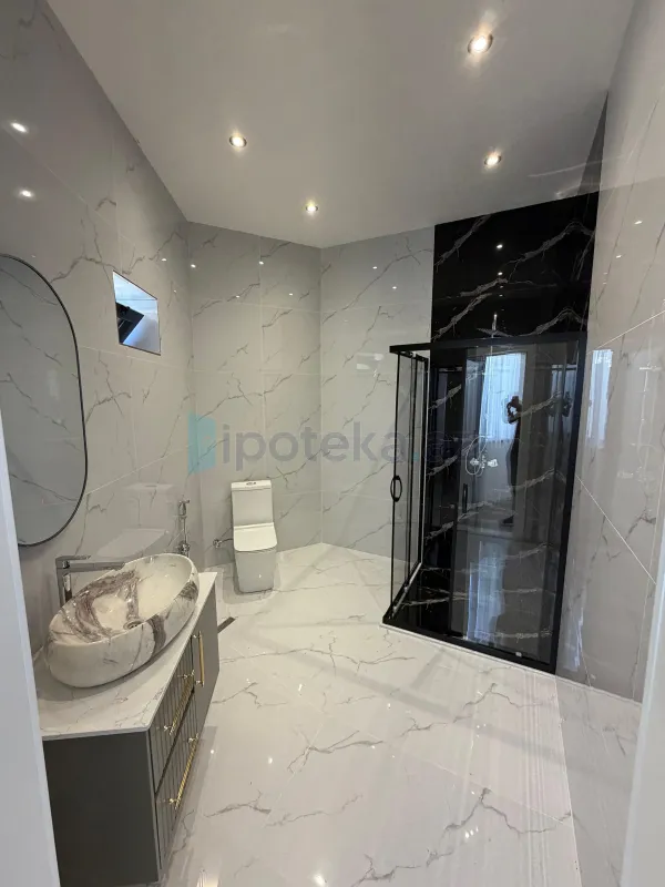 Satılır 4 otaqlı mənzil 150 m²
