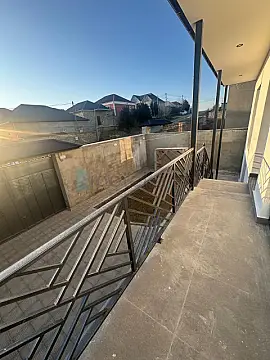 Satılır 4 otaqlı həyət evi 180 m²