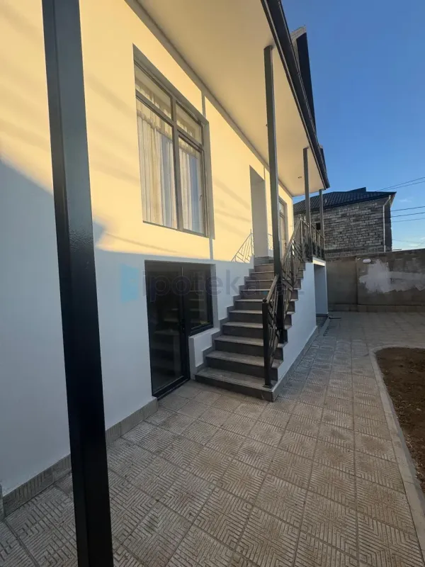 Satılır 4 otaqlı həyət evi 180 m²