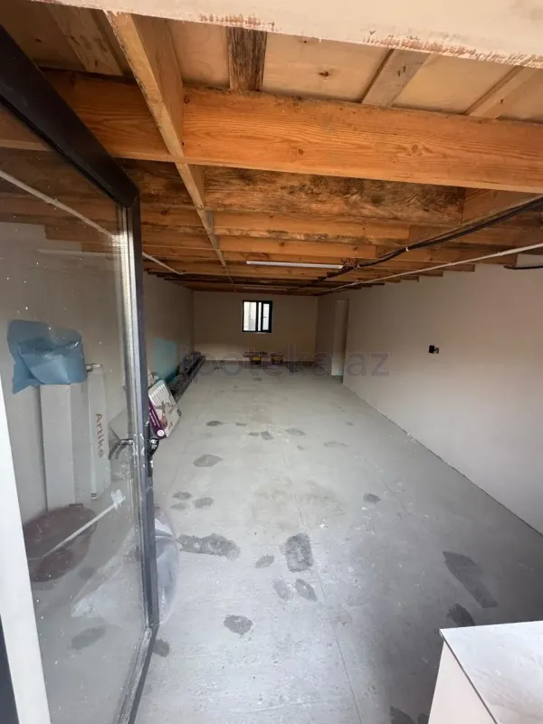 Satılır 4 otaqlı həyət evi 180 m²