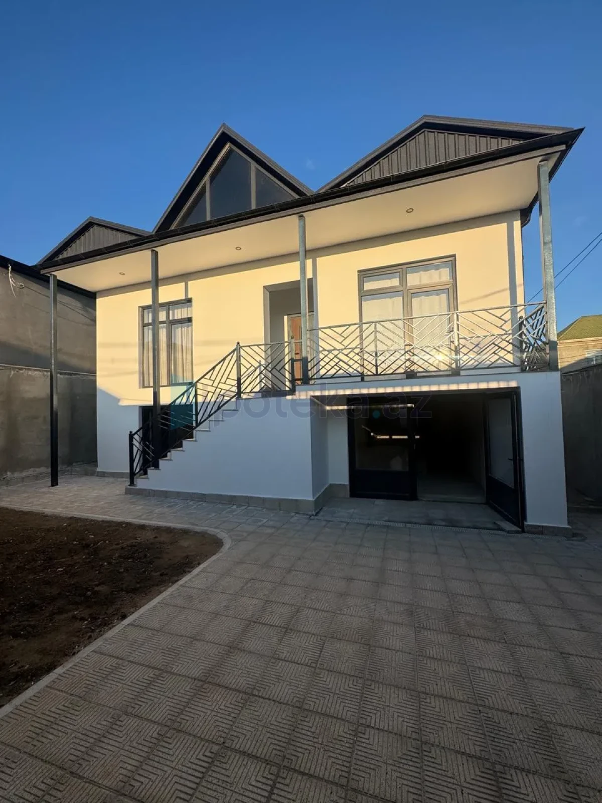Satılır 4 otaqlı həyət evi 180 m²