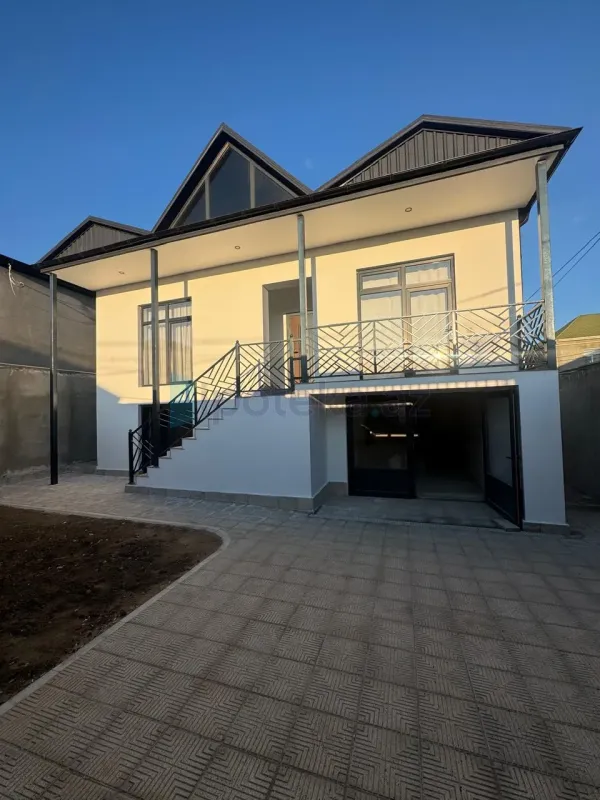 Satılır 4 otaqlı həyət evi 180 m²