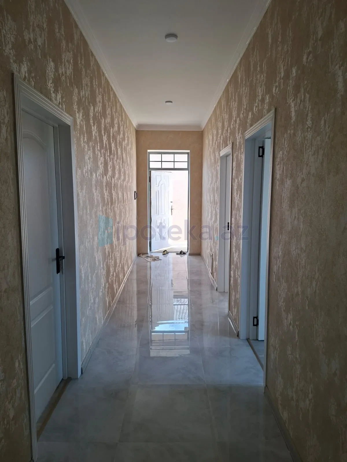 Satılır 4 otaqlı mənzil 125 m²