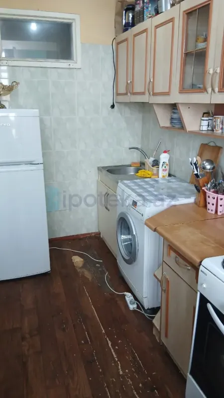 Satılır 3 otaqlı köhnə tikili 68 m²