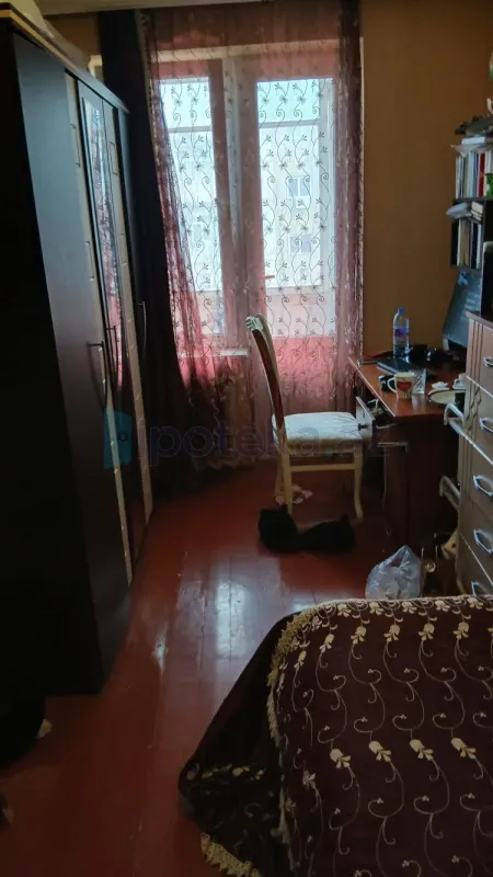 Satılır 3 otaqlı köhnə tikili 68 m²