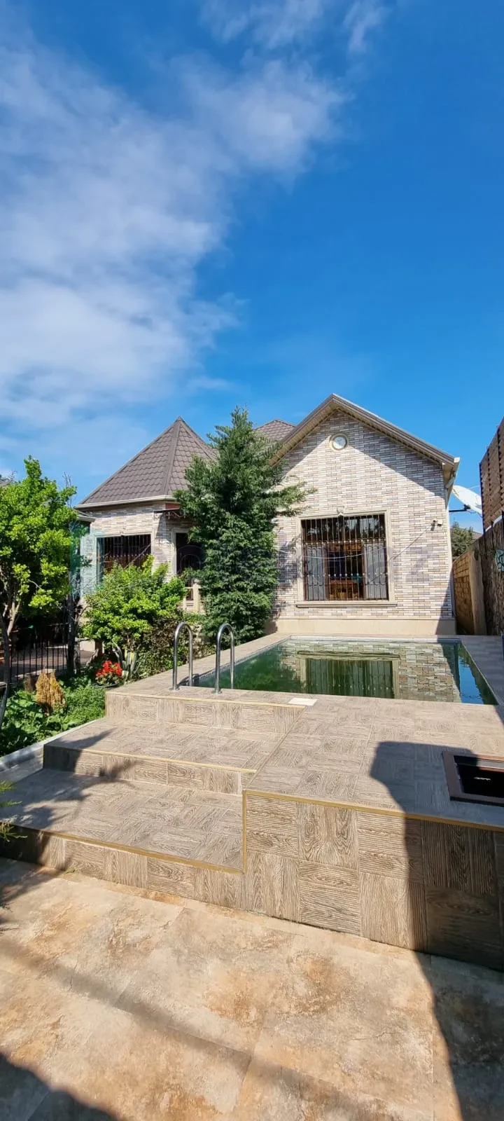 Satılır 4 otaqlı həyət evi 168 m²