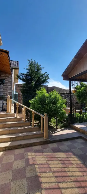 Satılır 4 otaqlı həyət evi 168 m²