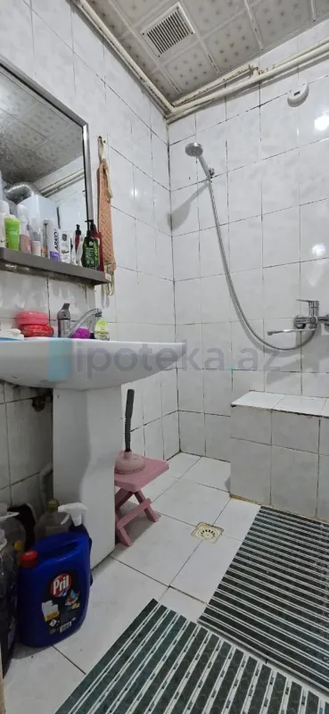 Satılır 2 otaqlı köhnə tikili 60 m²