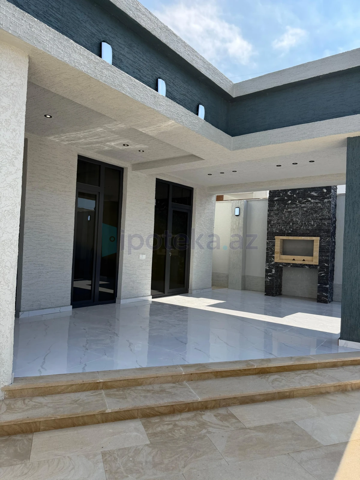 Satılır 4 otaqlı mənzil 150 m²